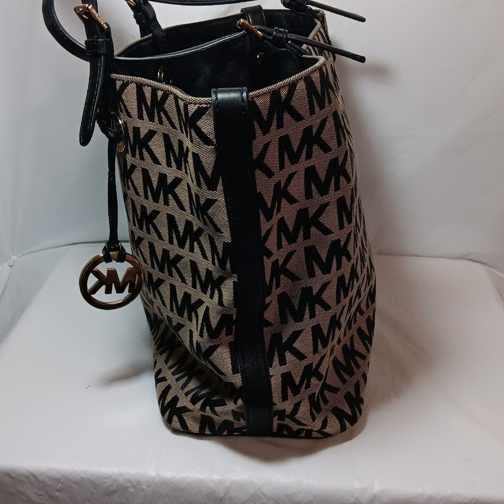 MICHAEL KORS Jet Set Signature Grab Bag Tote Tan/Black Jacquard and Leather - Picture 5 of 12